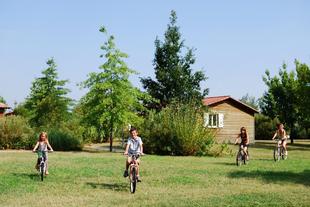 Lagrange Grand Bleu Vacances – Résidence Port Lalande Castelmoron-sur-Lot Esterno foto