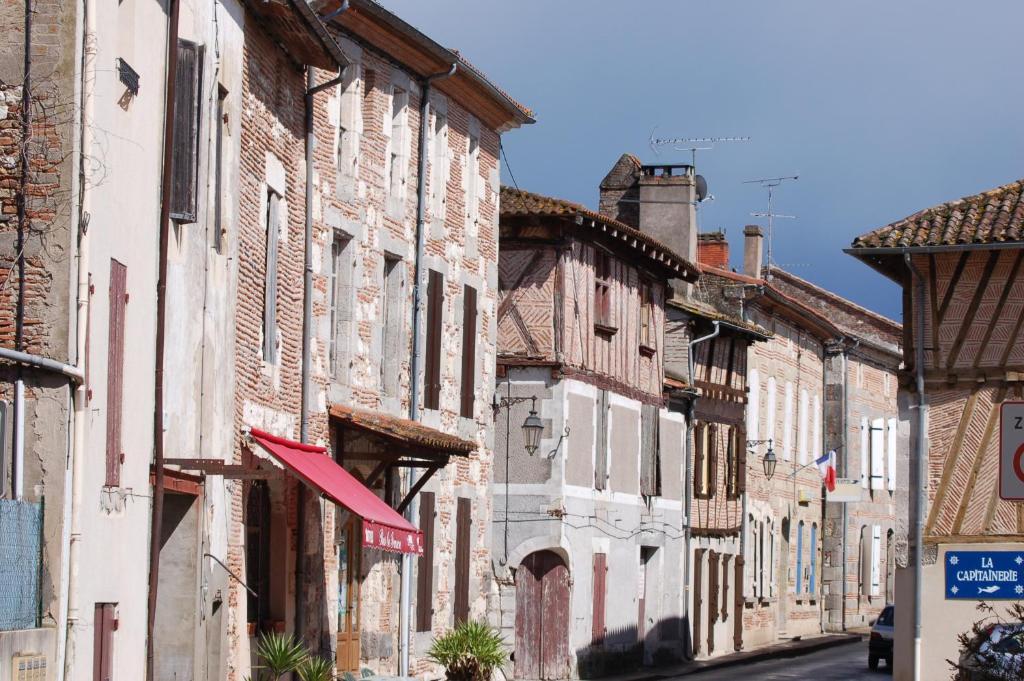 Lagrange Grand Bleu Vacances – Résidence Port Lalande Castelmoron-sur-Lot Esterno foto